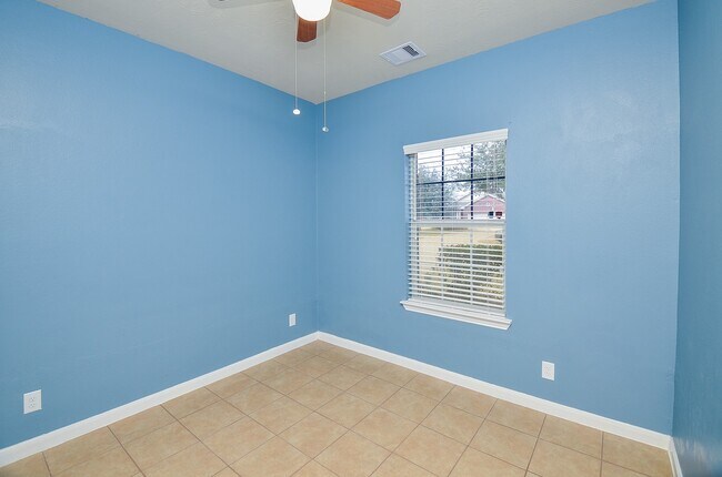 Building Photo - 10806 Woodwind Shadows Dr