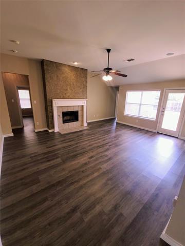 Building Photo - 1105 Essex Dr