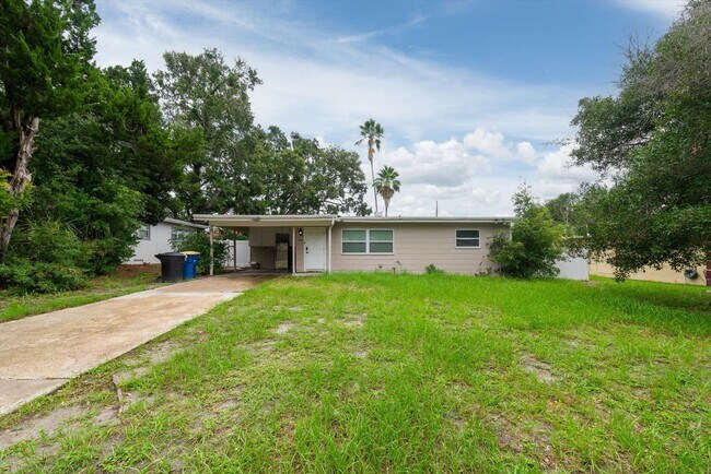 Building Photo - Updated 3-Bedroom in Clearwater. Minutes from Clearwater Beach!