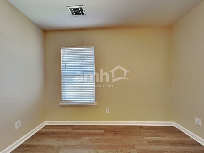 Building Photo - 25 Concordia Ct