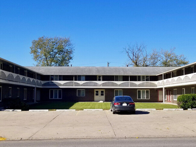 Building Photo - Walnut Apartments