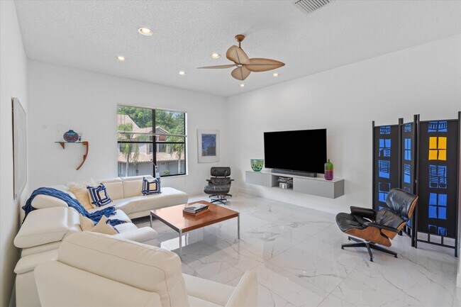 Building Photo - 16837 Isle of Palms Dr