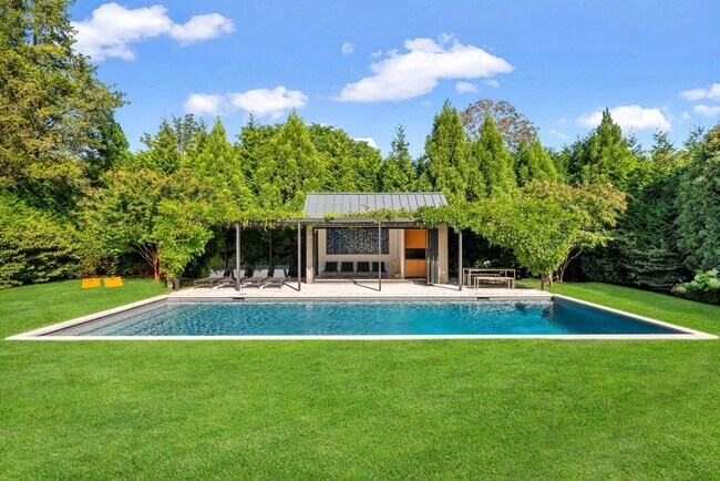 Building Photo - 60 Gansett Ln