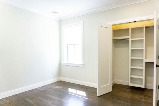 Building Photo - Allston 3 Bed / 2 Bath – 1,350 Sq Ft – W/D in Unit – 9/1