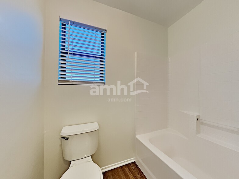 Building Photo - 902 E Autumn Harvest Pl