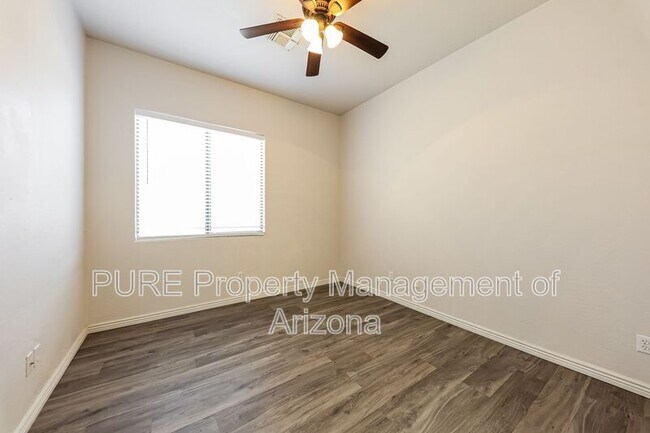 Building Photo - 16812 W Northampton Rd