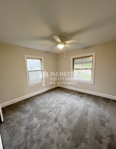 Building Photo - 1407 Oak St