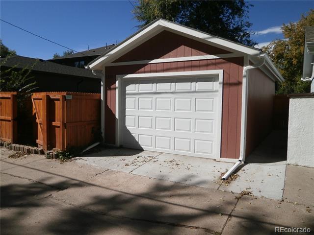 Building Photo - 1370 S Columbine St