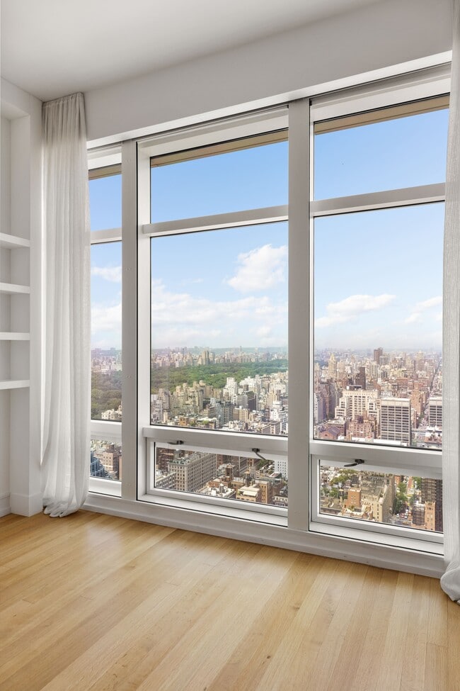 Building Photo - 151 E 58th St