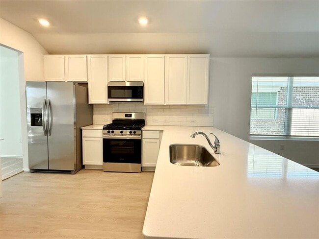 Building Photo - 113 Imola St