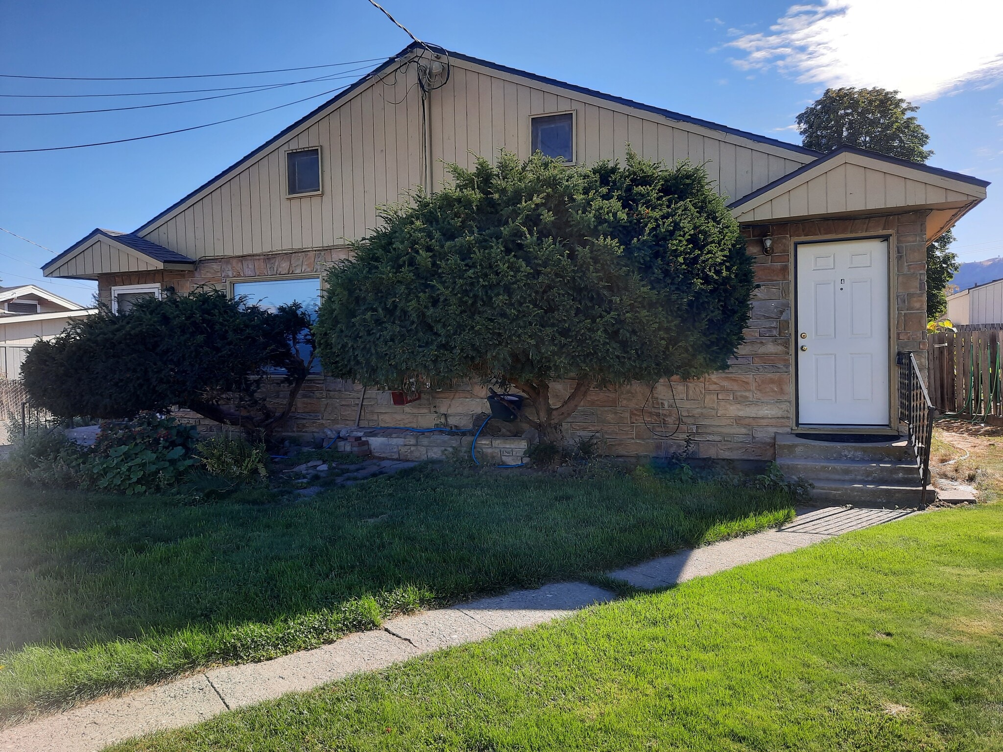 Building Photo - 926 Vassar Ave