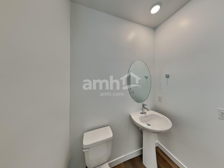 Building Photo - 6536 E Paseo Alga