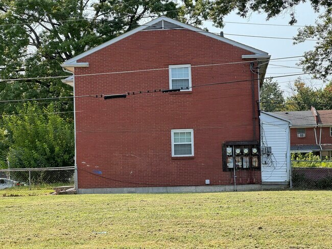 Building Photo - 3405 Chauncey Ave