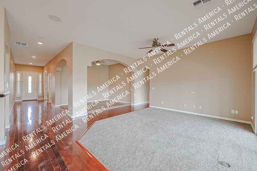 Building Photo - 14712 W Edgemont Ave