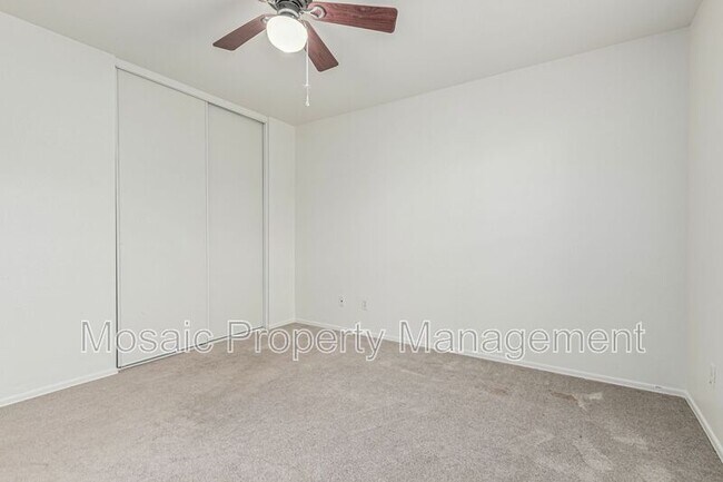 Building Photo - 1543 S Danielson Way