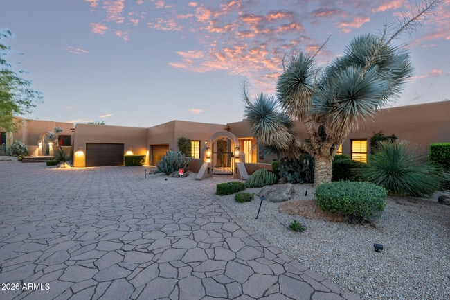 Building Photo - 8406 E Calle Buena Vista