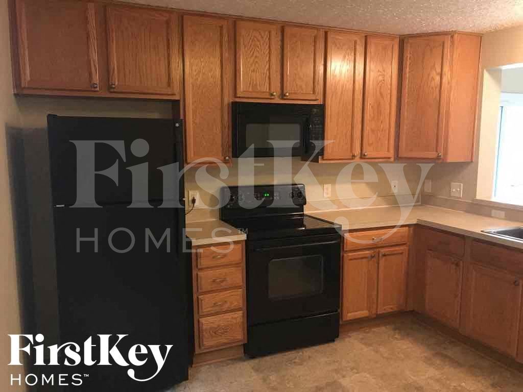 Building Photo - 2420 Ashpoint St