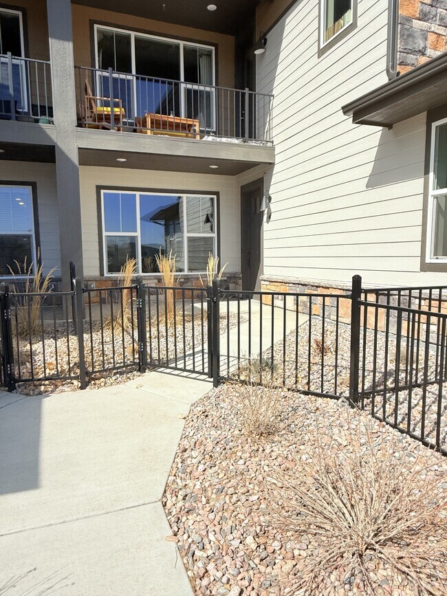 Building Photo - 914 Schlagel St