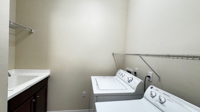 Building Photo - Home in Resort-Style Gated Community