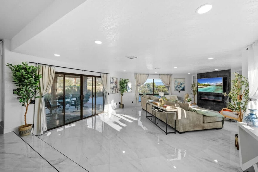 Building Photo - 14552 Skyline Truck Trail