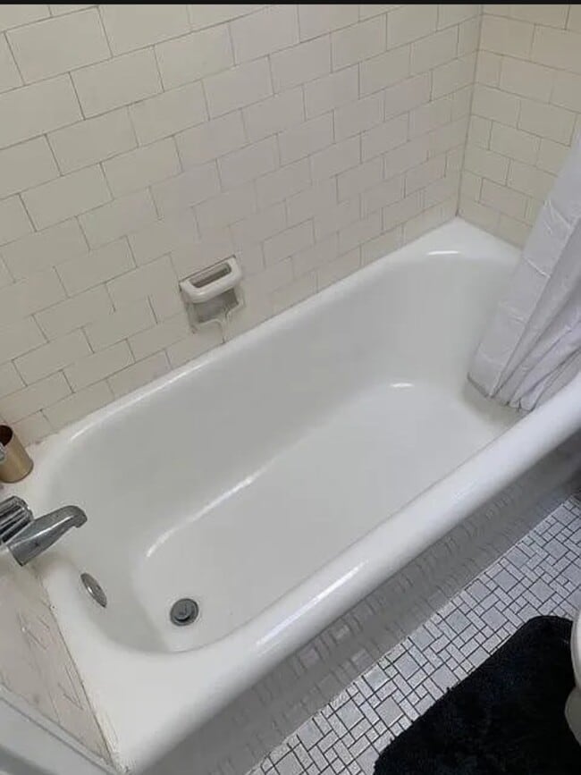 Building Photo - 690 Pont Reading Rd