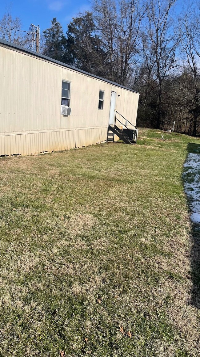 Building Photo - Two bedroom two bath