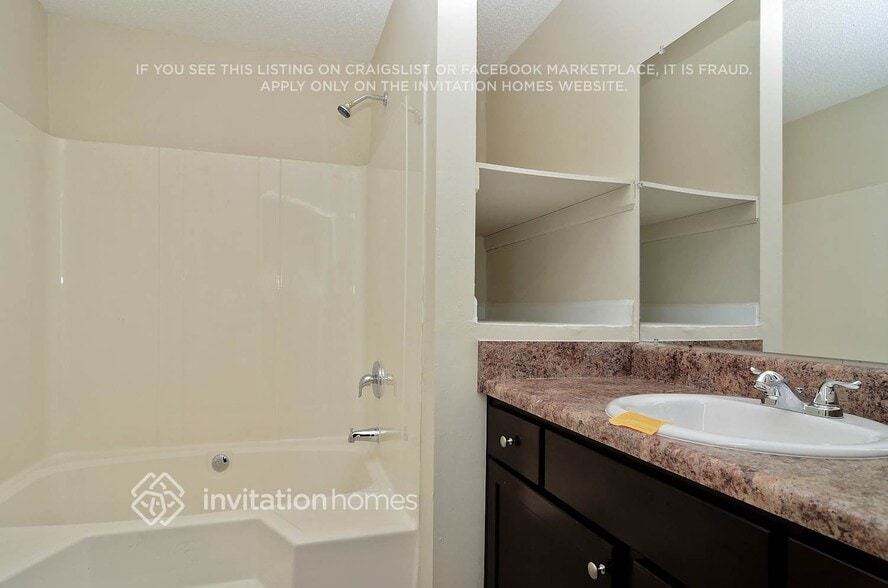 Building Photo - 6712 Songwood Dr