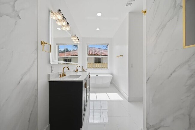 Building Photo - 3802 SW 165th Terrace