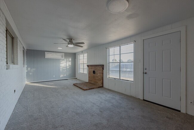 Building Photo - 1317 Westbrook Ave