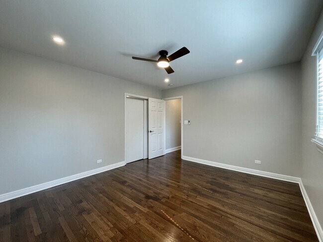 Building Photo - 185 Carthage Ln