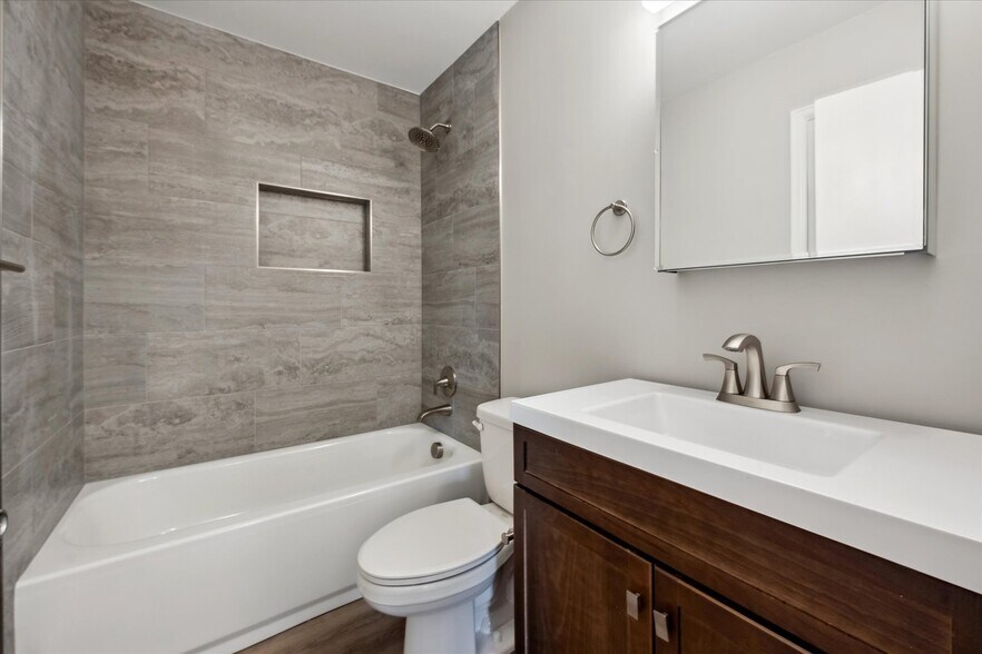 Primary En Suite Remodeled Bath - 9385 Carr St