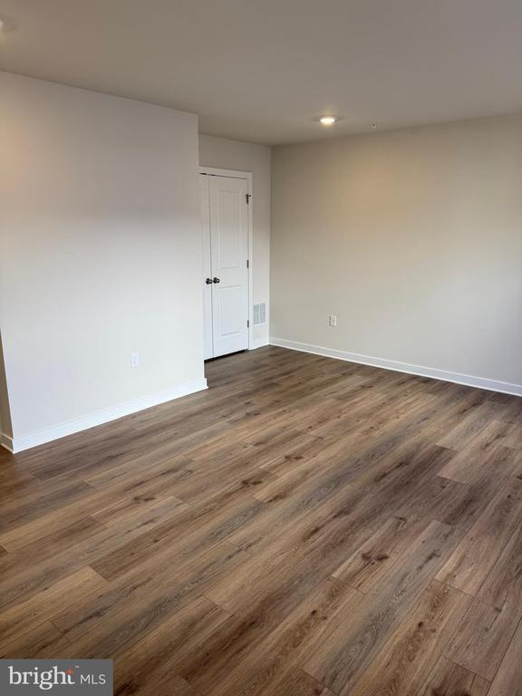 Building Photo - 16 Anderson Dr