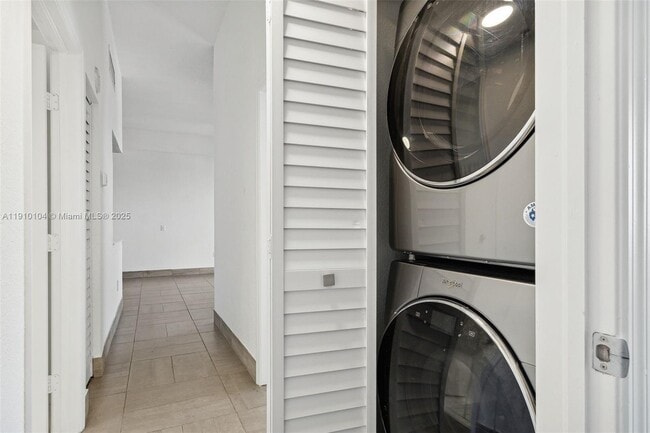 Building Photo - 36 NW 6th Ave