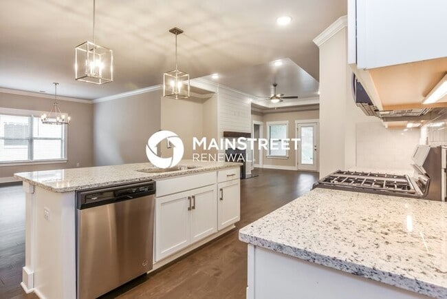 Building Photo - 3 Bedroom Pet-Friendly Home in Owens Cross Roads, AL with Main Street Renewal