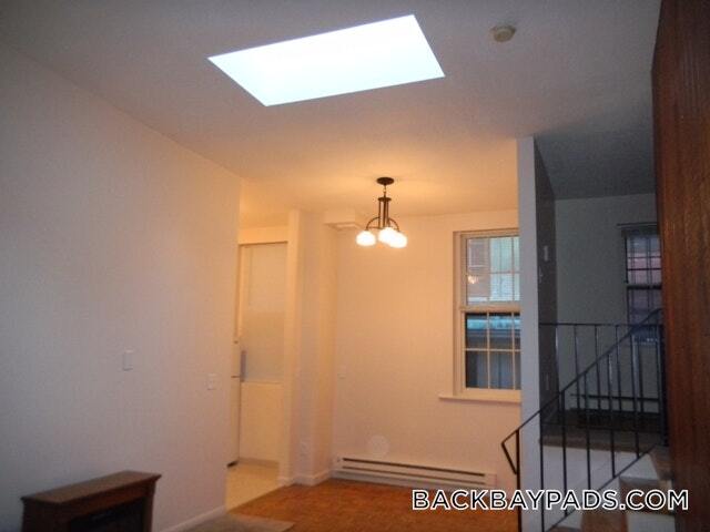 Building Photo - 277 Marlborough St