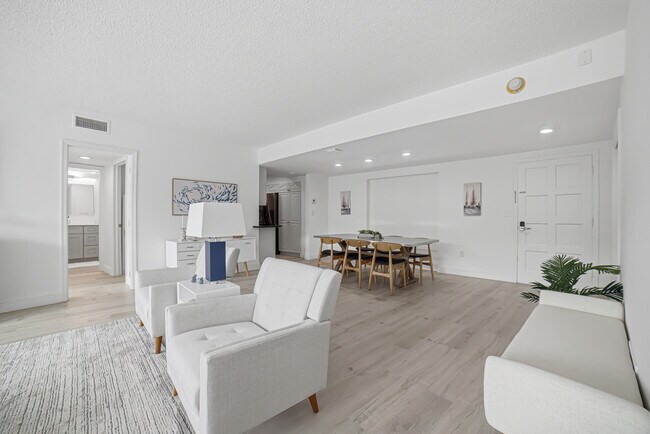 Building Photo - 2780 S Ocean Blvd