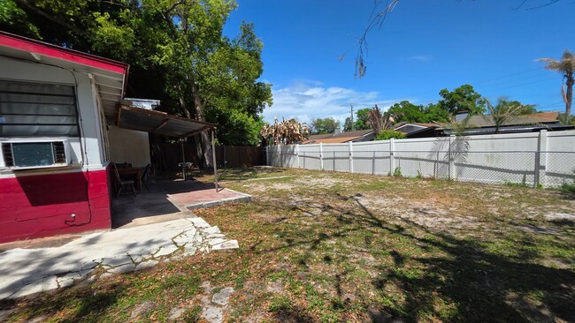 Building Photo - 4 Bedroom 2 Bath Single Family Home w/ 2 Bonus Rooms