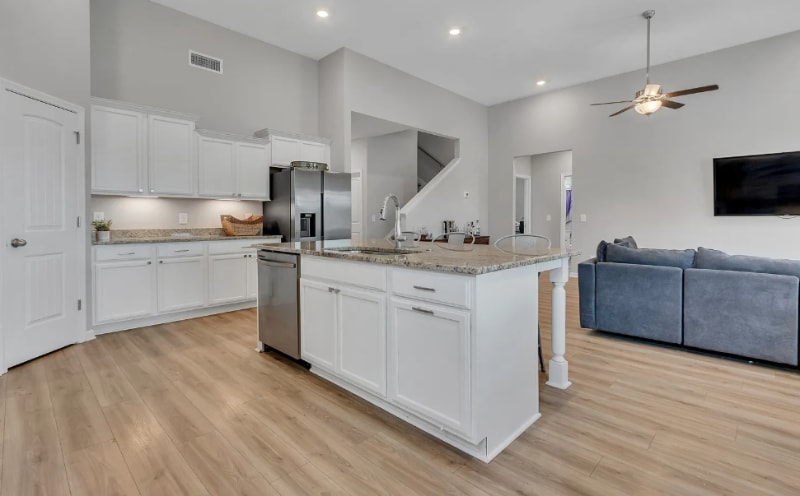 Building Photo - 272 Thorpe Dr