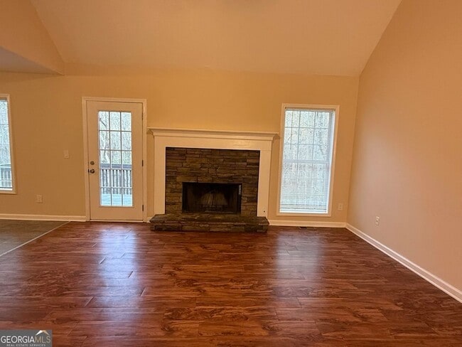 Building Photo - 175 River N Ct