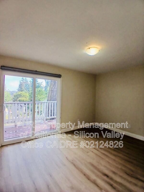 Building Photo - 7555 Sunset Way