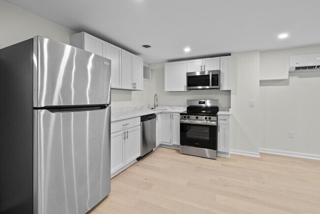 Building Photo - 2539 St Paul St