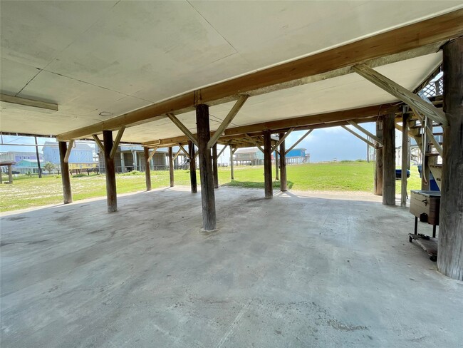 Building Photo - 1111 Surf Dr