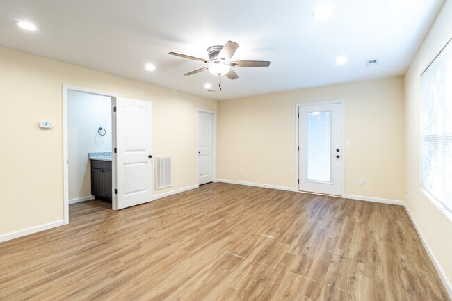 Building Photo - 931 Warrior Hill Dr