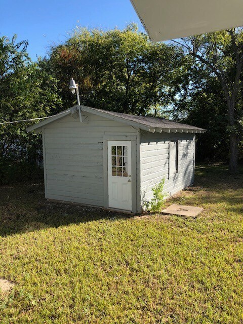 Building Photo - 3303 Texas St