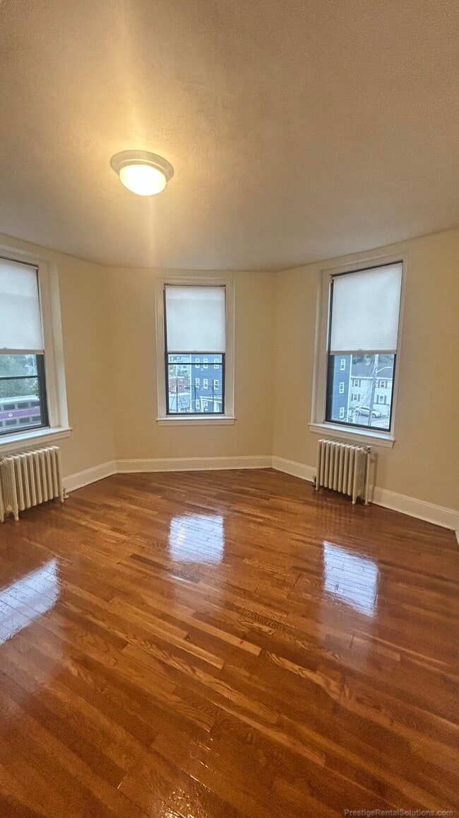 Building Photo - 223 Essex St
