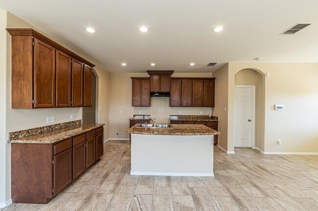 Building Photo - 11234 Sierra Gorda Dr