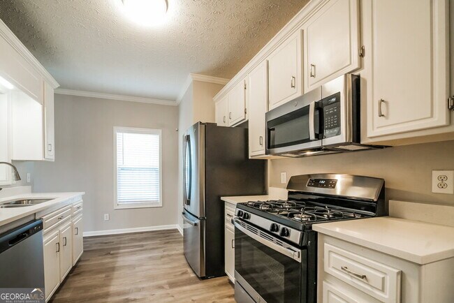 Building Photo - 204 Lee Ct