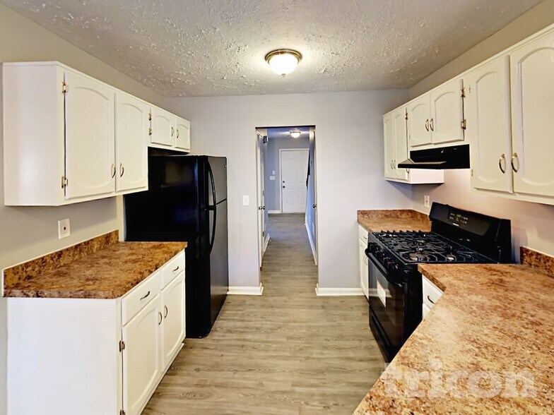 Building Photo - 730 Sugar Springs Ln SW