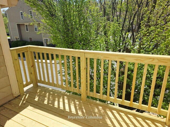 Building Photo - Beautiful 3BR Townhome in Burtonsville | Garage, Deck & Community Amenities