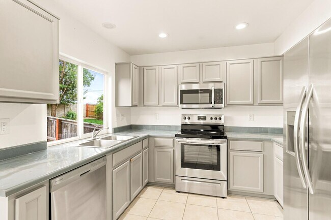 Building Photo - 6712 Fonder Dr